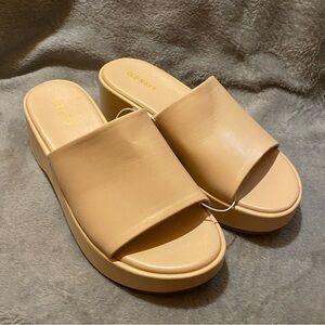 Old Navy Tan‎ Platform Slides with Textured Sole Women’s Size 6 Shoes New